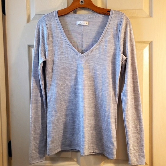Abercrombie and Fitch Vneck Long Sleeve